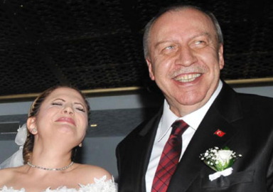 Yaşar Okuyan'ın eşi İzmir Büyükşehir Belediyesi'nde müdür oldu
