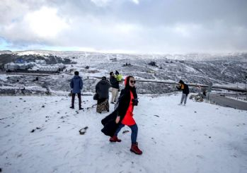 Uludağ'a kar yağdı! Turizmciler mutlu
