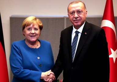 Erdoğan, Merkel'le görüştü
