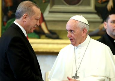 Cumhurbaşkanı Erdoğan Papa Fransuva ile görüştü