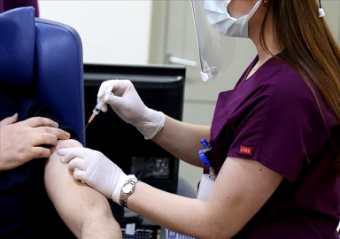 40 yaş üstü öğretmenlerin aşı randevusu açıldı