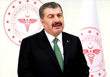 Sağlık Bakanı Koca: Vaka sayımız 10 binin altına düştü