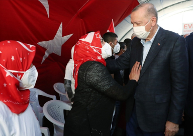 Erdoğan'dan Diyarbakır Anneleri'ne ziyaret