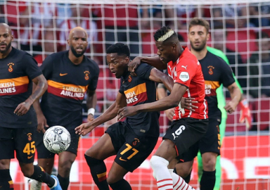 Galatasaray, PSV'ye farklı yenildi! 5-1