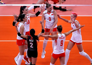 Filenin Sultanları, Çin'i ezdi geçti