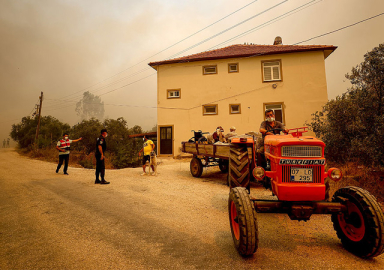 Antalya Manavgat'ta büyük yangın