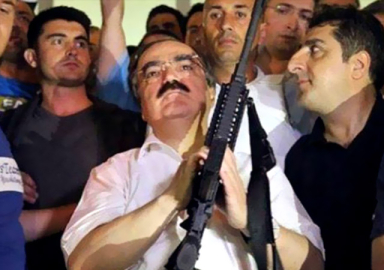 Hüseyin Avni Coş hayatını kaybetti