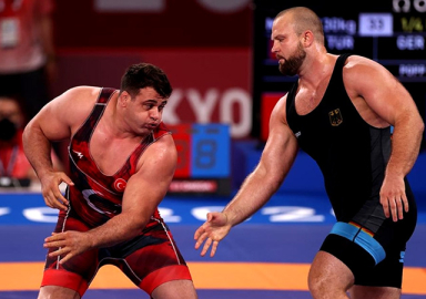 Rıza Kayaalp Tokyo'da yarı finalde