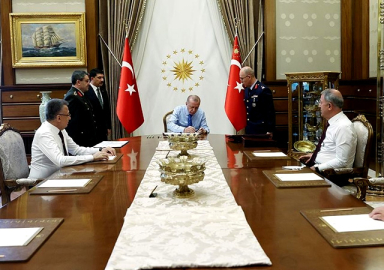 YAŞ kararları açıklandı! Sarıklı Amiral emekli edildi