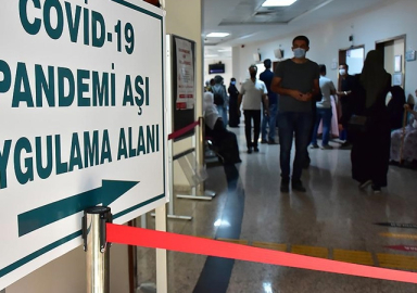 Türkiye'de corona virüsten son 24 saatte 124 can kaybı, 26 bin 597 yeni vaka 10 Ağustos 2021