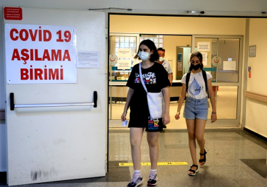 15 yaş ve üzerine aşılama başladı