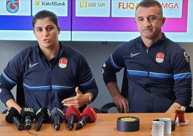 Olimpiyat şampiyonu Busenaz Sürmeneli:: Bir hayale 13 senemi verip, başardım