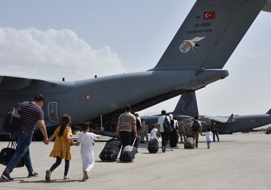 Dışişleri Bakanı Çavuşoğlu: Afganistan'dan 1404 kişiyi tahliye ettik