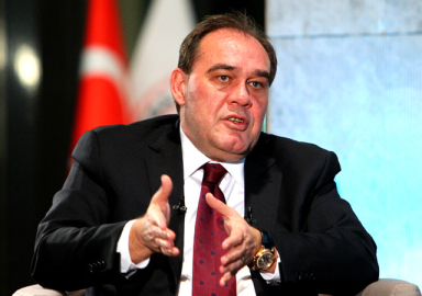 Ahmet Nur Çebi: Demirören alacaklarını kulübe bağışlayacak