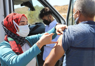 Türkiye'de corona virüsten son 24 saatte 214 can kaybı, 23 bin 562 yeni vaka 10 Eylül 2021