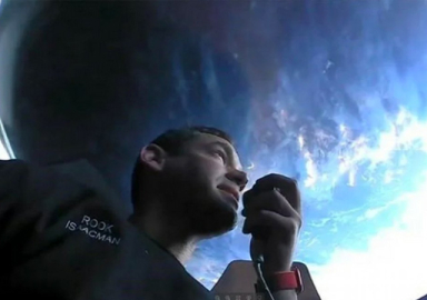 SpaceX'in 'uzay turistlerinden' ilk görseller