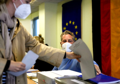 Almanya'da baş başa seçim yarışı! İşte ilk sonuçlar