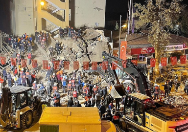 Malatya'da bina çöktü! 13 kişi yaralı kurtarıldı