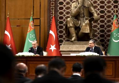 Cumhurbaşkanı Erdoğan Türkmenistan'da! 8 anlaşma imzalandı