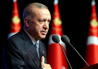 Erdoğan: Sözleşmeli ve kadrolu öğretmen ayrımını kaldırıyoruz