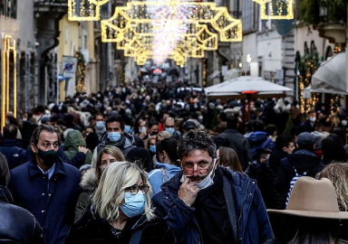 İtalya'da rekor: Bir günde 126 bin 888 yeni vaka