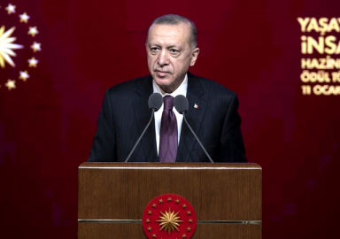 Erdoğan: Büyük ve güçlü Türkiye'yi inşa edeceğiz