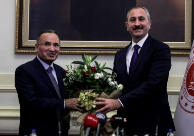 Adalet Bakanlığında devir teslim töreni yapıldı