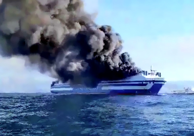 Yunanistan'da büyük felaket! Yolcu gemisinde yangın çıktı