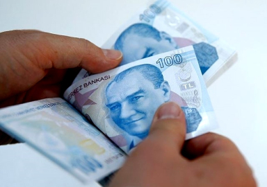 Yurt dışına çıkış harcına yüzde 200 zam