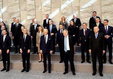 Olağanüstü NATO zirvesi başladı