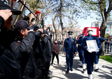 Pençe-Kilit şehidine veda! Gözyaşlarıyla uğurlandı