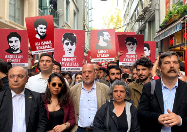 Taksim'de Gezi kararı protestosu: Her yer Taksim, her yer direniş!