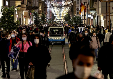 Toplu taşımada maske zorunluluğu kalktı