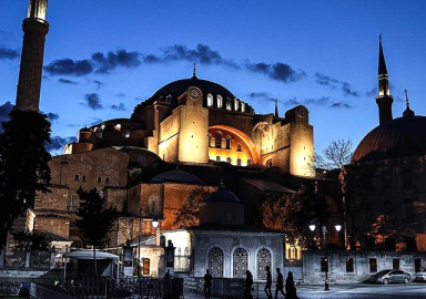 Yunanistan'a Ayasofya tepkisi: 1453'ten bu yana koruma altındadır