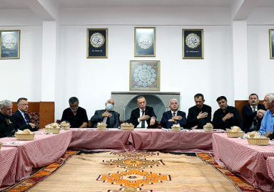 Cumhurbaşkanı Erdoğan'dan cemevi ziyareti