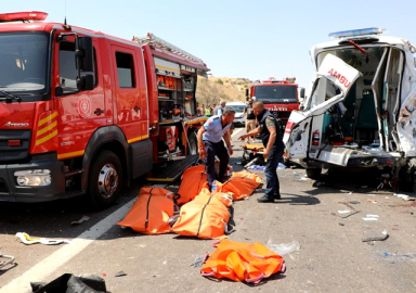 Gaziantep’te zincirleme kaza: 16 kişi hayatını kaybetti