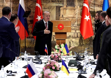 Le Figaro Gazetesi'nden Erdoğan'a övgü: Türkiye'yi vazgeçilmez konuma getirdi