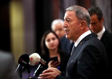 Bakan Akar'dan Yunanistan'a tepki: Tarihten ders alın, akıllı olun