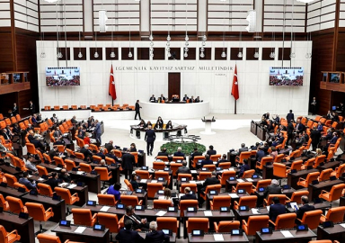 Katar tezkeresi Meclis'ten geçti! TSK'ya Dünya Kupası görevi