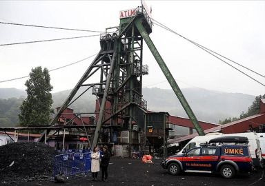 Bakan Dönmez Amasra'daki son durumu açıkladı: Yangın kontrol altına alındı