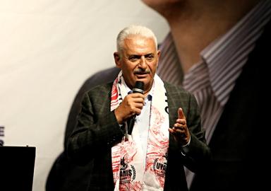 Binali Yıldırım kaza geçirdi