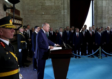 Devlet erkanı Anıtkabir'de