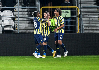 Fenerbahçe grup lideri olarak tur atladı
