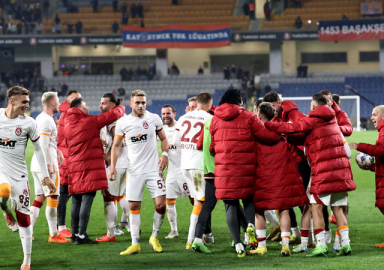 Galatasaray'dan Başakşehir'e tarihi fark! 7-0