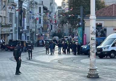 Taksim'de patlama meydana geldi