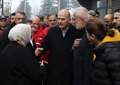 Bakan Soylu: Hasarlı binalara girmeyin