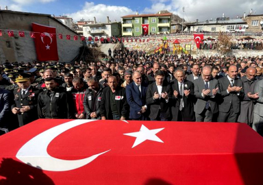Şehitler son yolculuğuna uğurlandı