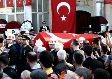 Şehit binbaşı Adana'da son yolculuğuna uğurlandı