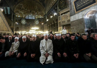 Ayasofya'da yılın ilk namazı