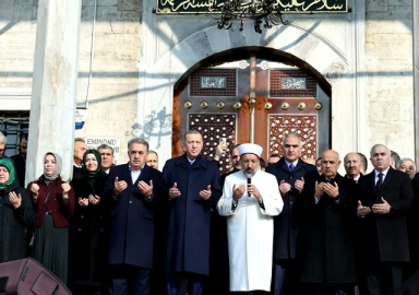 Eminönü Yeni Camii yeniden ibadete açıldı! Erdoğan: Lisedeyken burada vaaz verdim